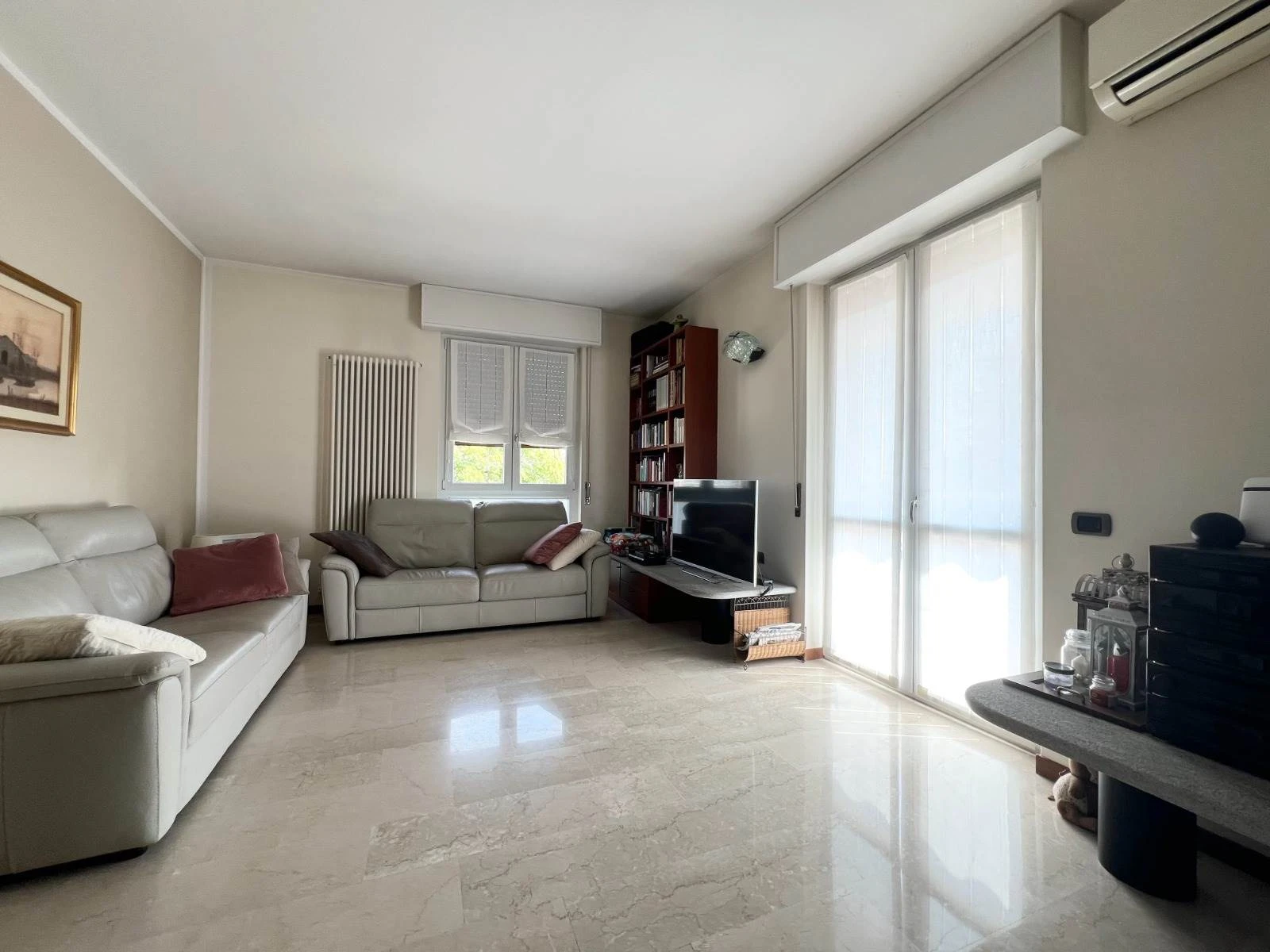 Open house 4 ottobre ore 10.00 - trlocale luminoso ampie metrature Open house 4 ottobre ore 10.00 - trlocale luminoso ampie metrature