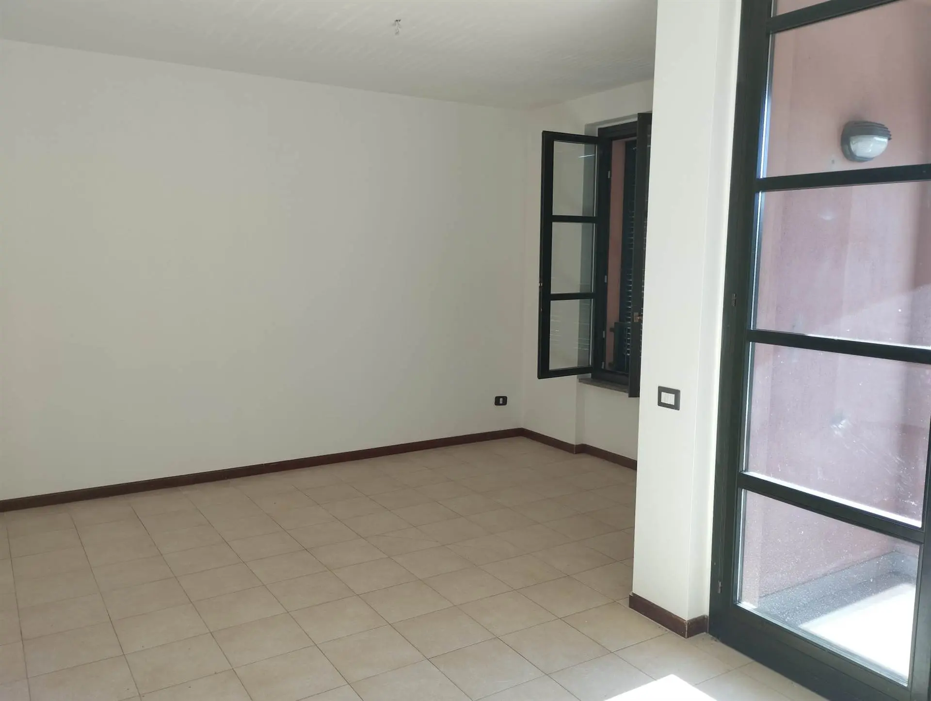 Trilocale con Cucina Abitabile, Terrazzo e doppio bagno Trilocale con Cucina Abitabile, Terrazzo e doppio bagno