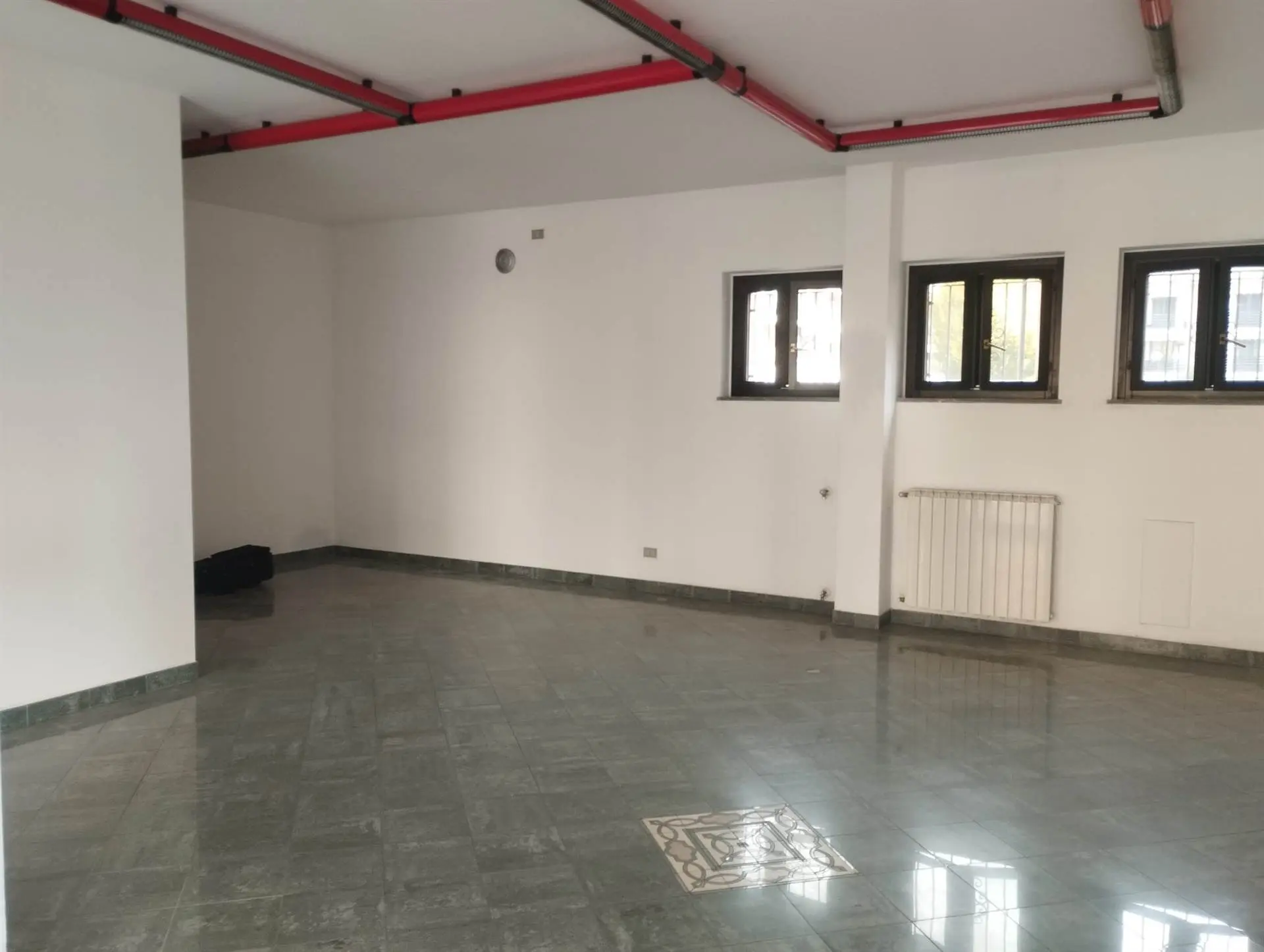 Immobile Negozio/Ufficio nel centro del paese Immagine di copertina dell'immobile Negozio/Ufficio nel centro del paese