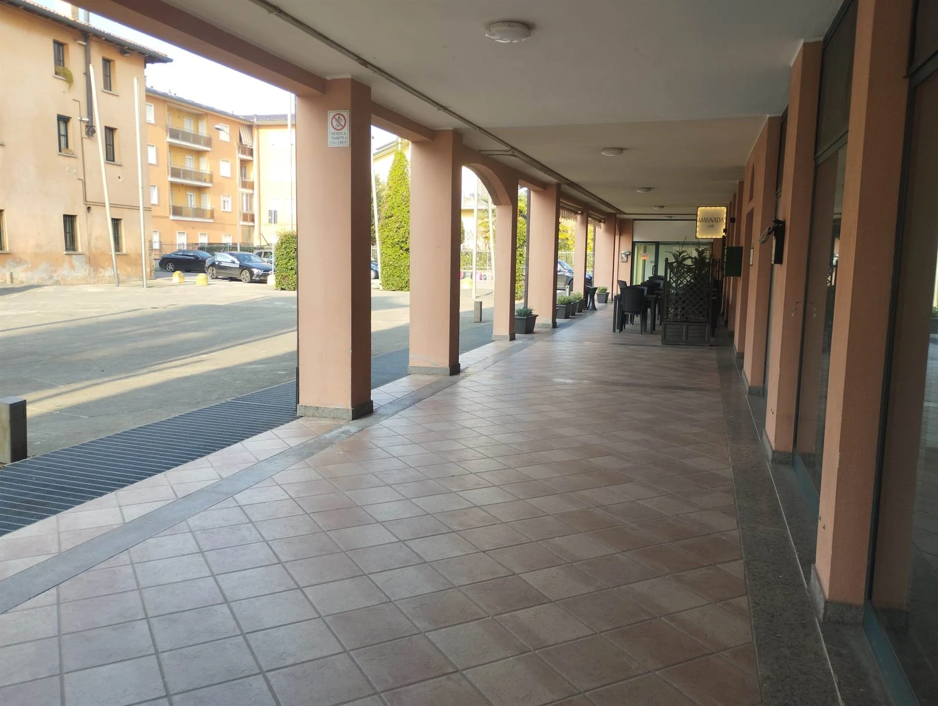 Negozio/Ufficio nel centro del paese Negozio/Ufficio nel centro del paese