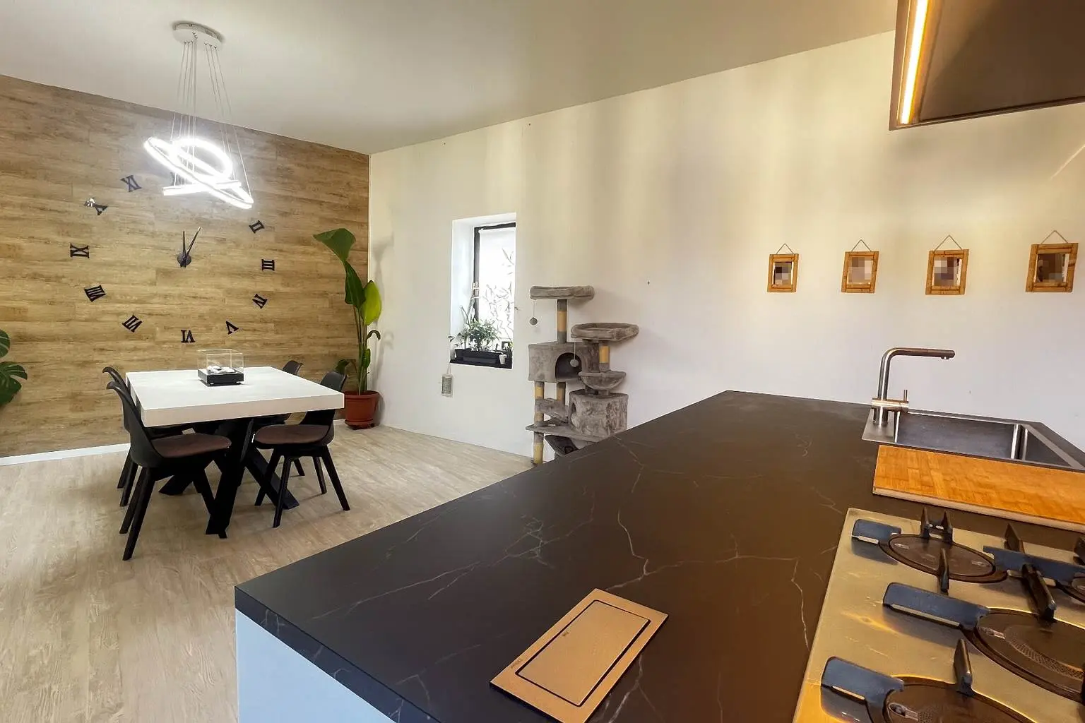 Ampio Trilocale Ristrutturato con Balcone ed Autorimessa Ampio Trilocale Ristrutturato con Balcone ed Autorimessa