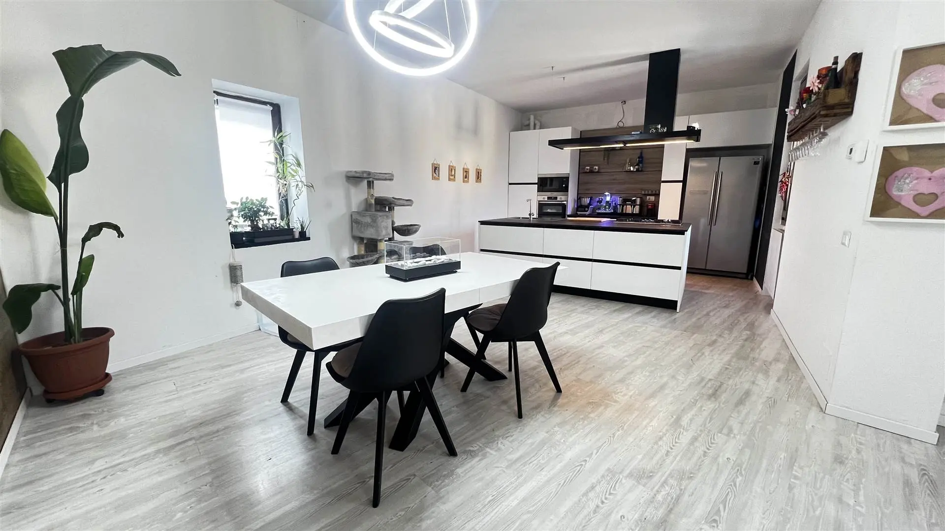 Ampio Trilocale Ristrutturato con Balcone ed Autorimessa Ampio Trilocale Ristrutturato con Balcone ed Autorimessa