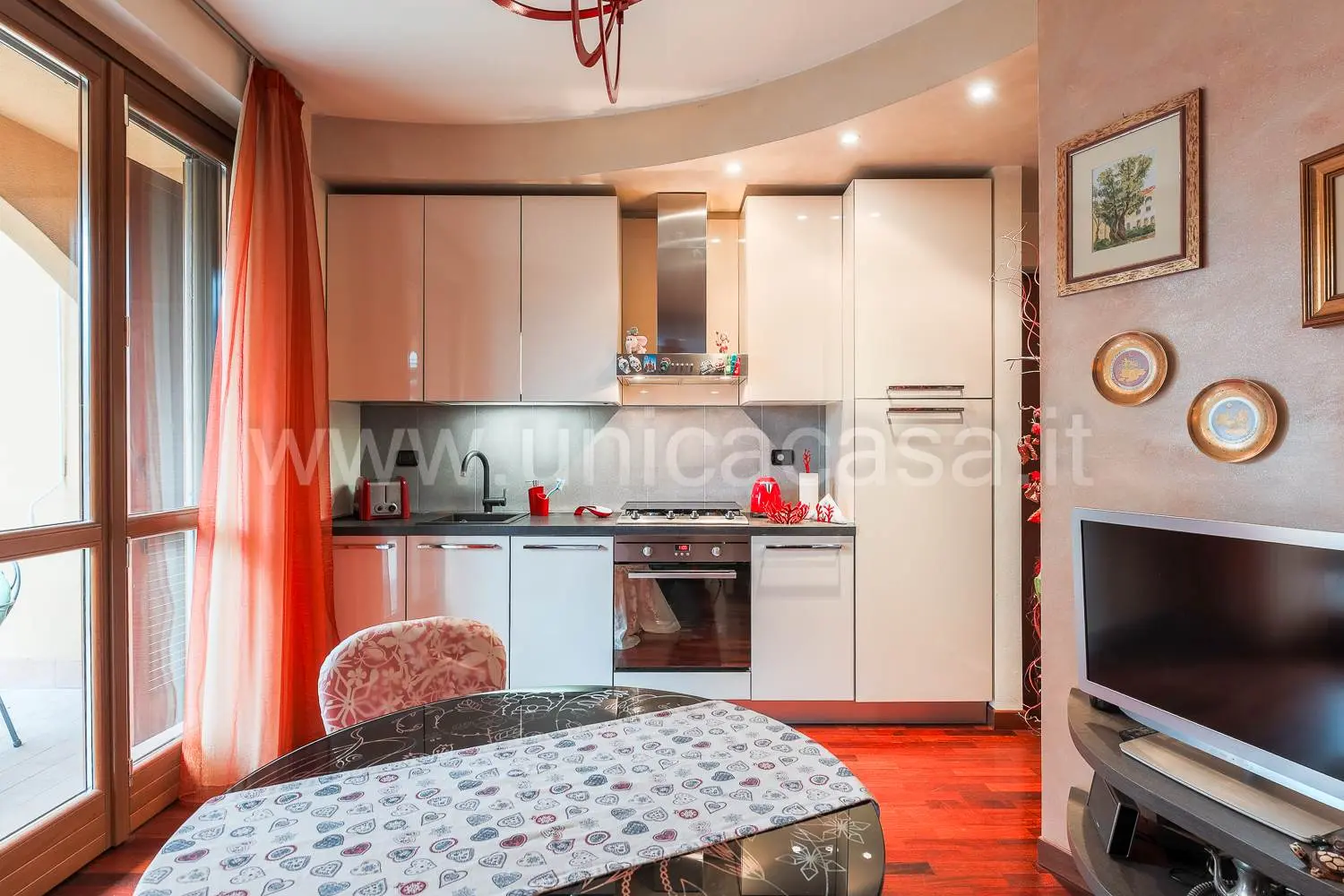 Elegante bilocale con giardino Elegante bilocale con giardino