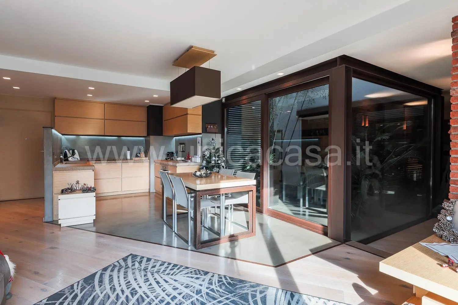 Esclusivo Appartamento di Design con Giardino Esclusivo Appartamento di Design con Giardino